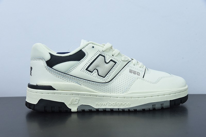 NEW BALANCE SNEAKER
