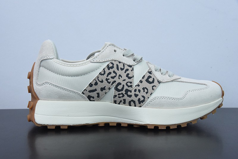 NEW BALANCE SNEAKER