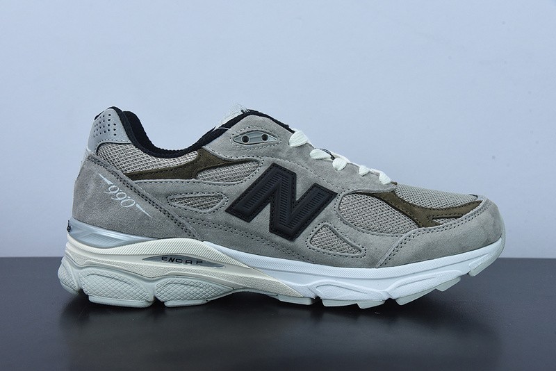 NEW BALANCE SNEAKER
