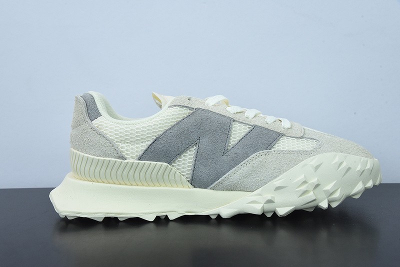 NEW BALANCE SNEAKER