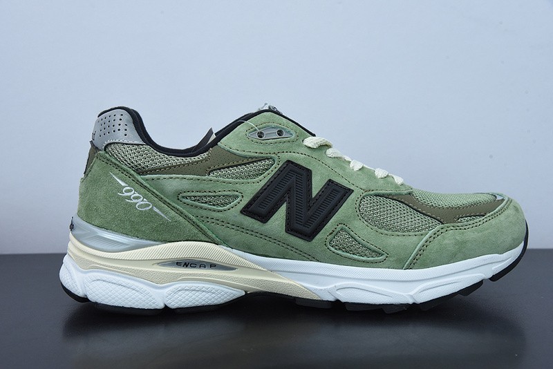 NEW BALANCE SNEAKER