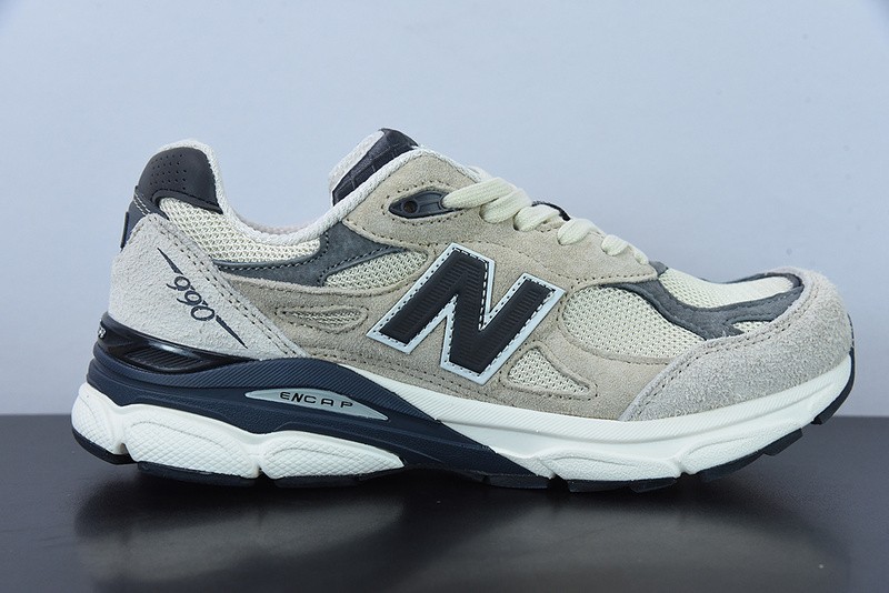 NEW BALANCE SNEAKER