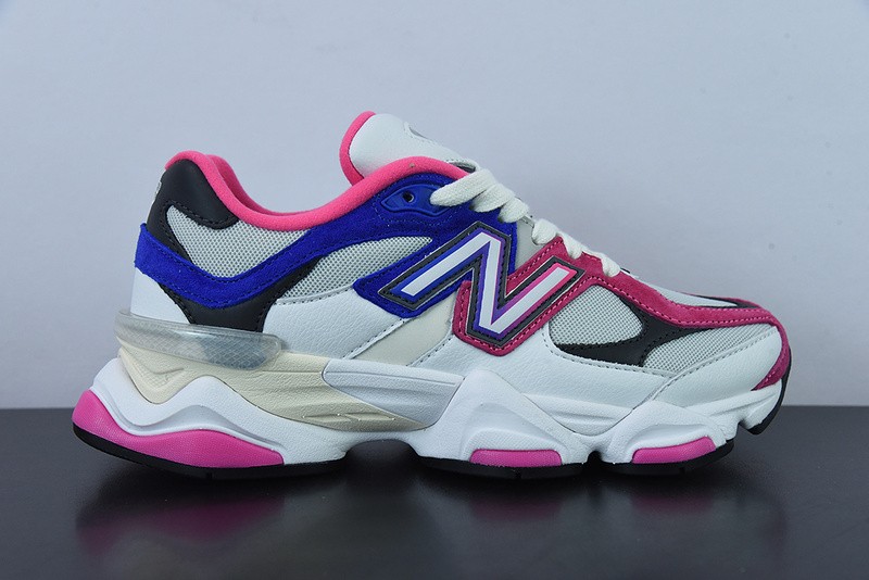 NEW BALANCE SNEAKER