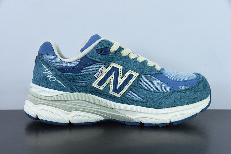 NEW BALANCE SNEAKER