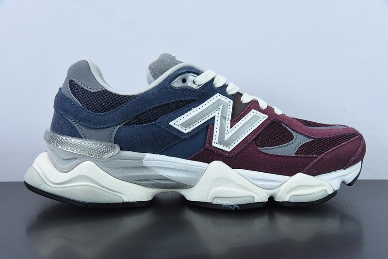 NEW BALANCE SNEAKER