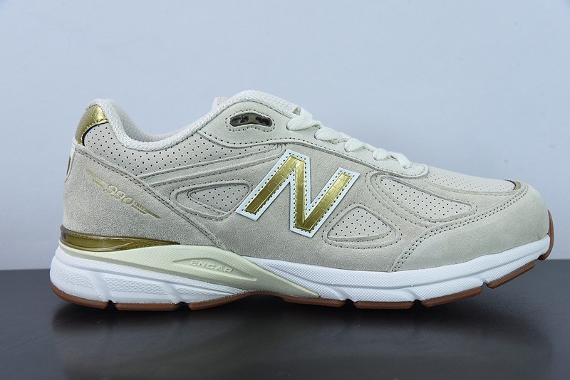 NEW BALANCE SNEAKER