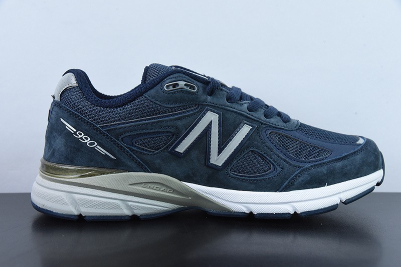 NEW BALANCE SNEAKER
