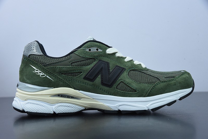 NEW BALANCE SNEAKER