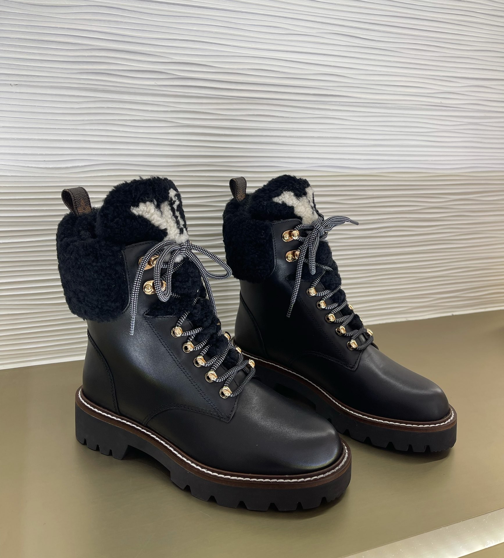 LVT BOOTS