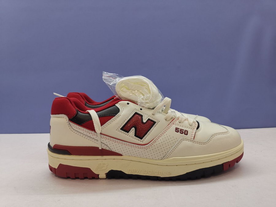 NEW BALANCE SNEAKER