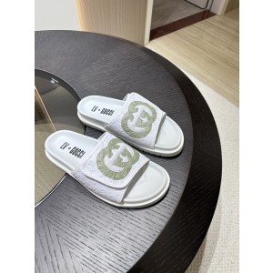 GUCCI SANDALS