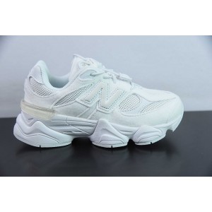 NEW BALANCE SNEAKER