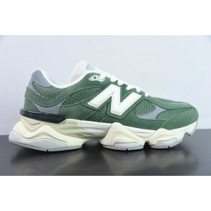 NEW BALANCE SNEAKER