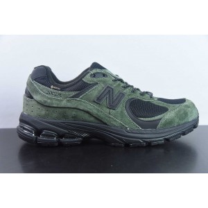 NEW BALANCE SNEAKER
