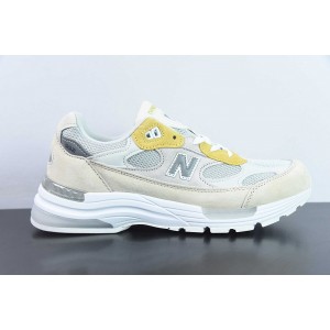 NEW BALANCE SNEAKER