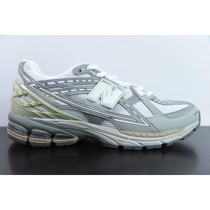 NEW BALANCE SNEAKER