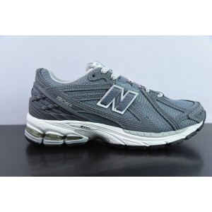 NEW BALANCE SNEAKER