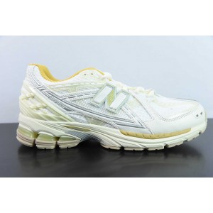 NEW BALANCE SNEAKER