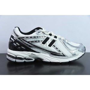 NEW BALANCE SNEAKER