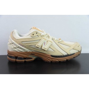 NEW BALANCE SNEAKER