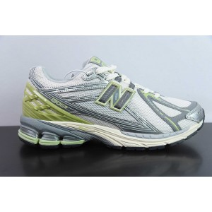 NEW BALANCE SNEAKER