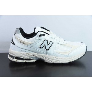 NEW BALANCE SNEAKER