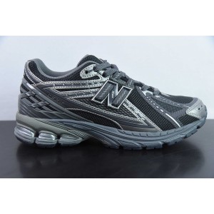 NEW BALANCE SNEAKER