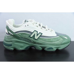 NEW BALANCE SNEAKER