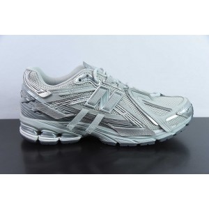 NEW BALANCE SNEAKER