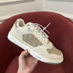 DIO* SNEAKER