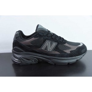 NEW BALANCE SNEAKER