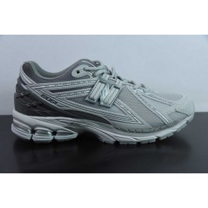 NEW BALANCE SNEAKER