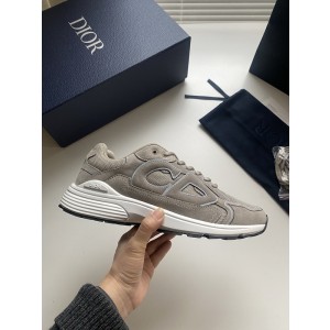 DIO* SNEAKER