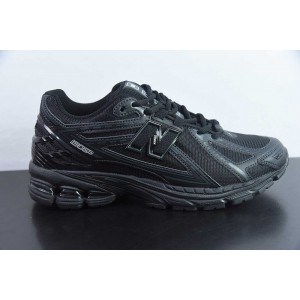 NEW BALANCE SNEAKER