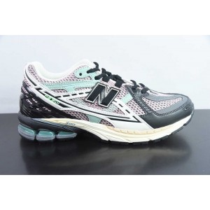 NEW BALANCE SNEAKER