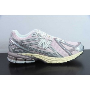 NEW BALANCE SNEAKER