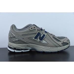 NEW BALANCE SNEAKER