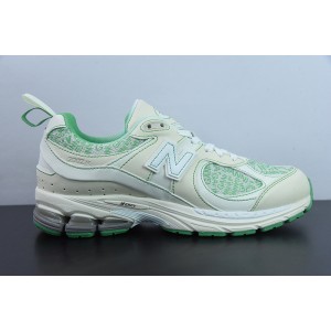 NEW BALANCE SNEAKER