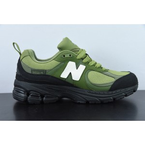 NEW BALANCE SNEAKER