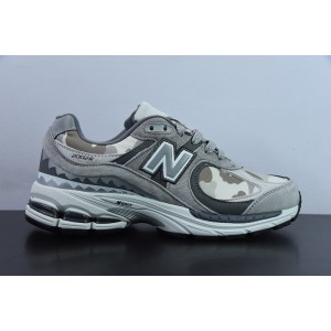 NEW BALANCE SNEAKER