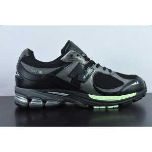 NEW BALANCE SNEAKER