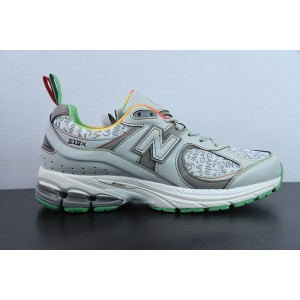 NEW BALANCE SNEAKER