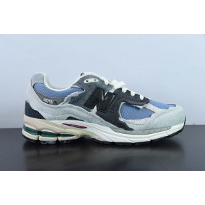 NEW BALANCE SNEAKER