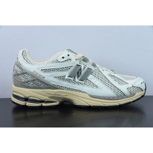 NEW BALANCE SNEAKER