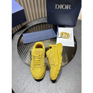 DIO* SNEAKER